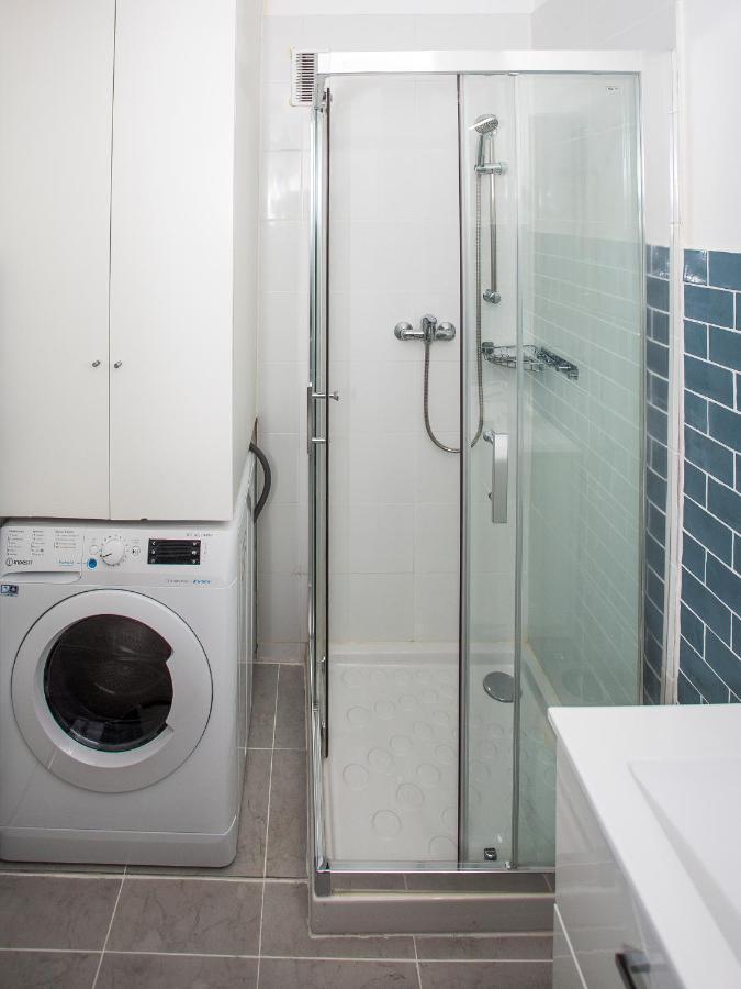 Apartment Romantic Sea View Studio, Steps Away From The